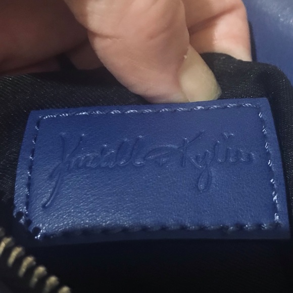🆕KENDALL&KYLIE SUPER SUPER CUTE BLUE&WHITE CURSIVE LETTERING ACROSS MAKEUP BAG - Picture 12 of 14
